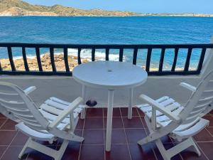 P98 - Bonito apartamento sobre el mar