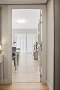 Always Easy I Bermingham