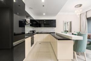 Elegant 2BR APT, 3 minutes to Burj Khalifa