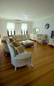 Peaceful Getaway Villa in Arsin