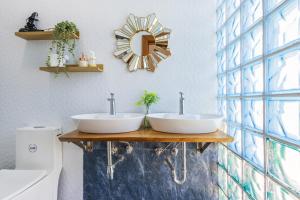 3BR Villa with Pool, Rooftop, and BBQ - Gated Area