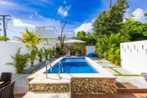 3BR Villa with Pool, Rooftop, and BBQ - Gated Area