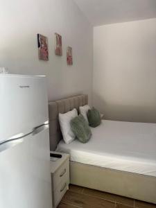 Doris Apartments