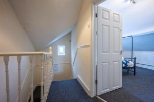 Maindee Parade by Tŷ SA