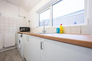 Clayton Street by Tŷ SA