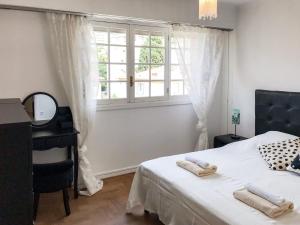 Lympia - one bedroom apartment near the port