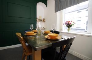 Junctions Way by Tŷ SA -3 bed in Newport