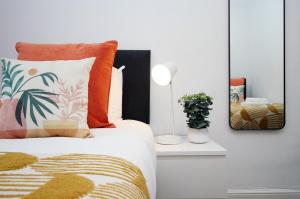 Spacious 4 bedroom house - Moira Lodge by Tŷ SA