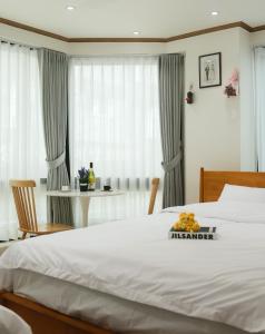 등촌역30초,방3,퀸침대5,욕실2,10인,에어컨,주차,짐보관무료,호텔침구,엘리베이터,세탁기,건조기