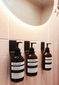 등촌역30초,방3,퀸침대5,욕실2,10인,에어컨,주차,짐보관무료,호텔침구,엘리베이터,세탁기,건조기