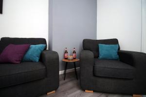 Rugby Place by Tŷ SA