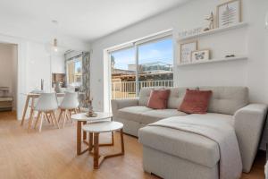 Moderno y acogedor cerca de la playa y el puerto