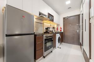 Luxury Studio with Gym, Pool & Badminton Court