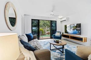 Rainforest & Reef Retreat - Esplanade Ground-Floor Apartment