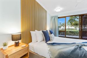 Rainforest & Reef Retreat - Esplanade Ground-Floor Apartment