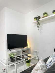 Divina Enfermera Apartments