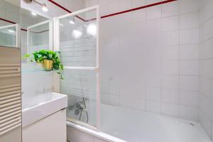 4 Guest Flat Central in Montorgueil