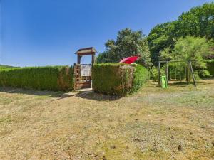 Maisons de vacances Maison de campagne pour 6 avec piscine et jardin : photos des chambres