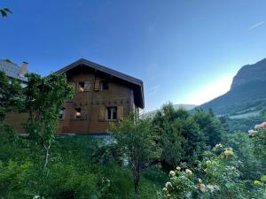 Chalets Chalet en bois avec tres belle vue sur la montagne : photos des chambres