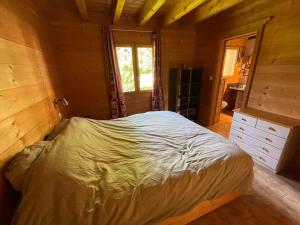 Chalets Chalet en bois avec tres belle vue sur la montagne : photos des chambres