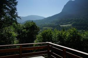 Chalets Chalet en bois avec tres belle vue sur la montagne : photos des chambres