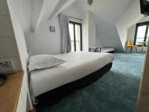 Hotels Hotel Cote Mer : Chambre Familiale - Vue sur Mer