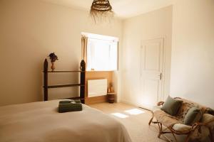 B&B / Chambres d'hotes Maison d-hotes & Yoga, Theo & Marion Ostal : photos des chambres