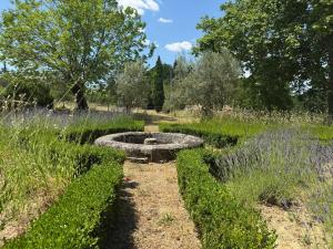 Villas Villa spacieuse avec jardin a Saignon : photos des chambres