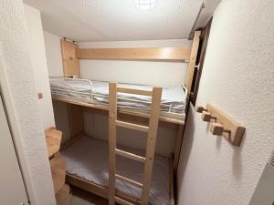 Studio ensoleillé avec coin montagne et balcon, face aux pistes de Montgenèvre - FR-1-266-130