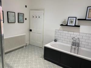 Town centre Victorian period 3 bedroom home