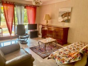 Appartements Appartement F2 avec terrasse, parking, ascenseur et WIFI - Animaux acceptes - Amelie-les-Bains - FR-1-703-86 : photos des chambres