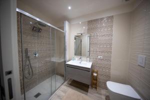 SweetHome Confortevole bilocale vicino Stazione Aria Condizionata Wifi