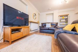 Pandy Road by Tŷ SA