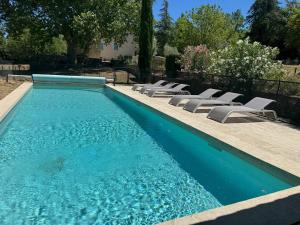 Villas Villa spacieuse avec jardin a Saignon : photos des chambres