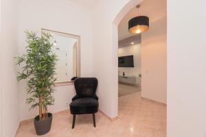 Central Apartment by Ocvillas