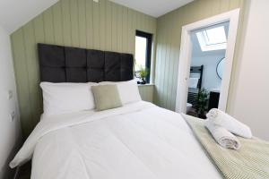 The Village at The Rocks - Luxury Glamping Resort