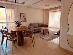 500m Villa Germânica OKTOBERFEST com varanda externa e linda vista!