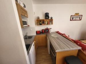 Appartements Appartement chaleureux au pied des pistes avec Wi-Fi - FR-1-266-212 : photos des chambres