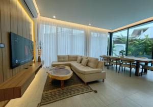 Bangtao Luxury Pool Villa - PrymaVerde