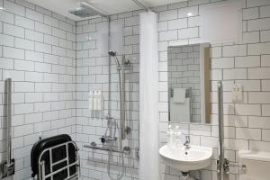 Standard Room with Double or Twin Bed room in Kings Hotel
