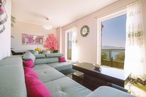 Kalamata Coastal Charm Modern Seaside Escape