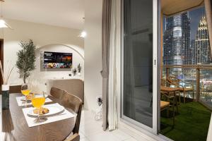Stunning 2BR with Panoramic Burj & Fountain view