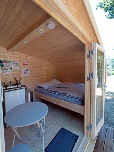 Campings Camping Municipal Tindio : Bungalow avec Terrasse