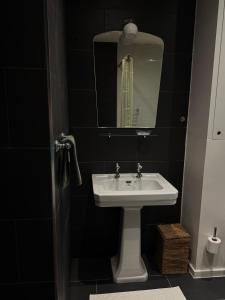 Studio Nolo by Simone Antwerp