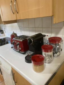 Excellent Central Location Apt 2 R2