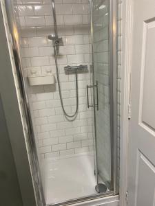 Excellent Central Location Apt 2 R2