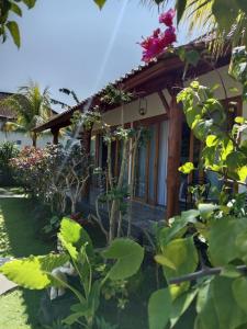 Uma Desa - Surf And Stay Medewi