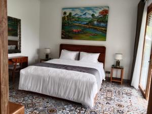 Uma Desa - Surf And Stay Medewi