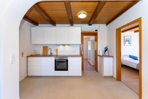 Apartments Villa Verica - Mit Meerblick & Pool auf der Insel Rab