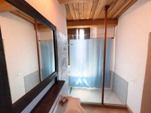 Spoleto Tranquilita sleeps 16 with Wifi Pool Yoga Studio Gardens and Views